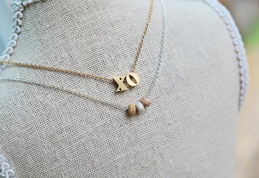 sistoshannon's tweet photo. XO NECKLACE  #adorn512 #minimalist #jewelry #shopping #midiring #goldrings #daintygold #geometric #geometricrings 
https://t.co/p7mjbyYweB https://t.co/xTgJq0Pwha