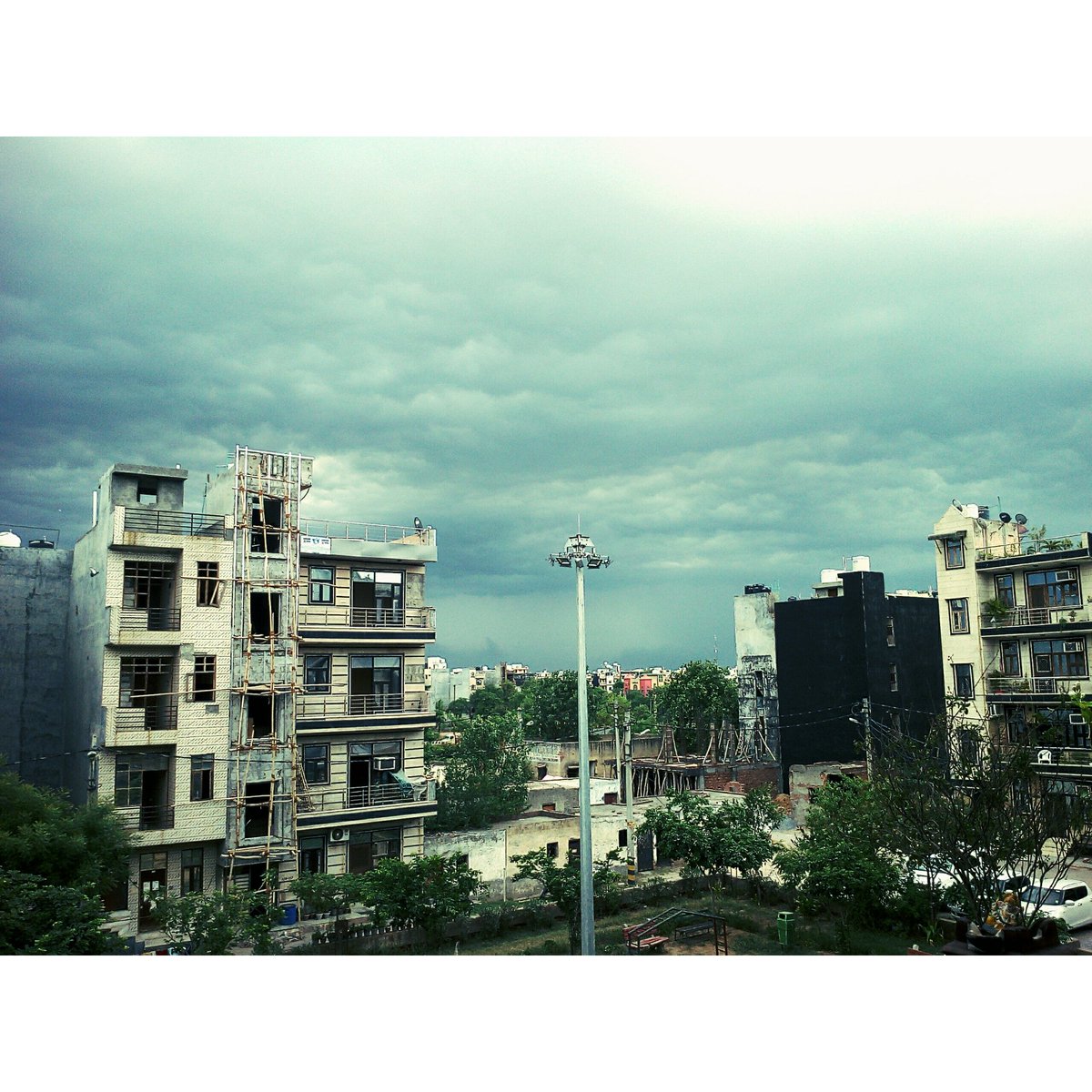 DeepRajMishra17's tweet photo. #Nature For Endless! #DayFeels #ItCrazy #GalleryView
Artwork Vs Reality!
Let's See Who Wins Give Your Comments For It....π https://t.co/squ58ckp5e