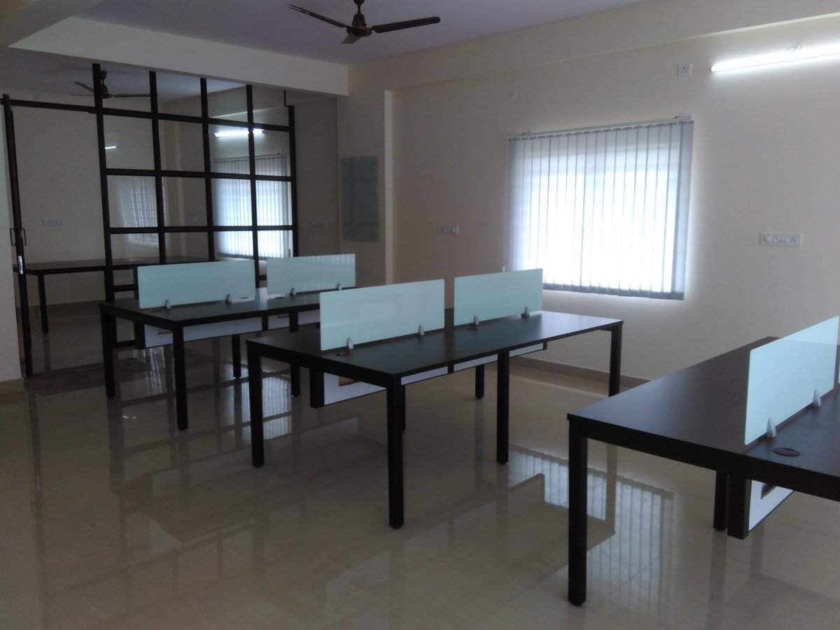 Floor2Roof's tweet photo. Complete office solutions @ gameberry labs. #officefurnitures #windowblinds #Partitions #glassboards https://t.co/w7Yik7hho3
