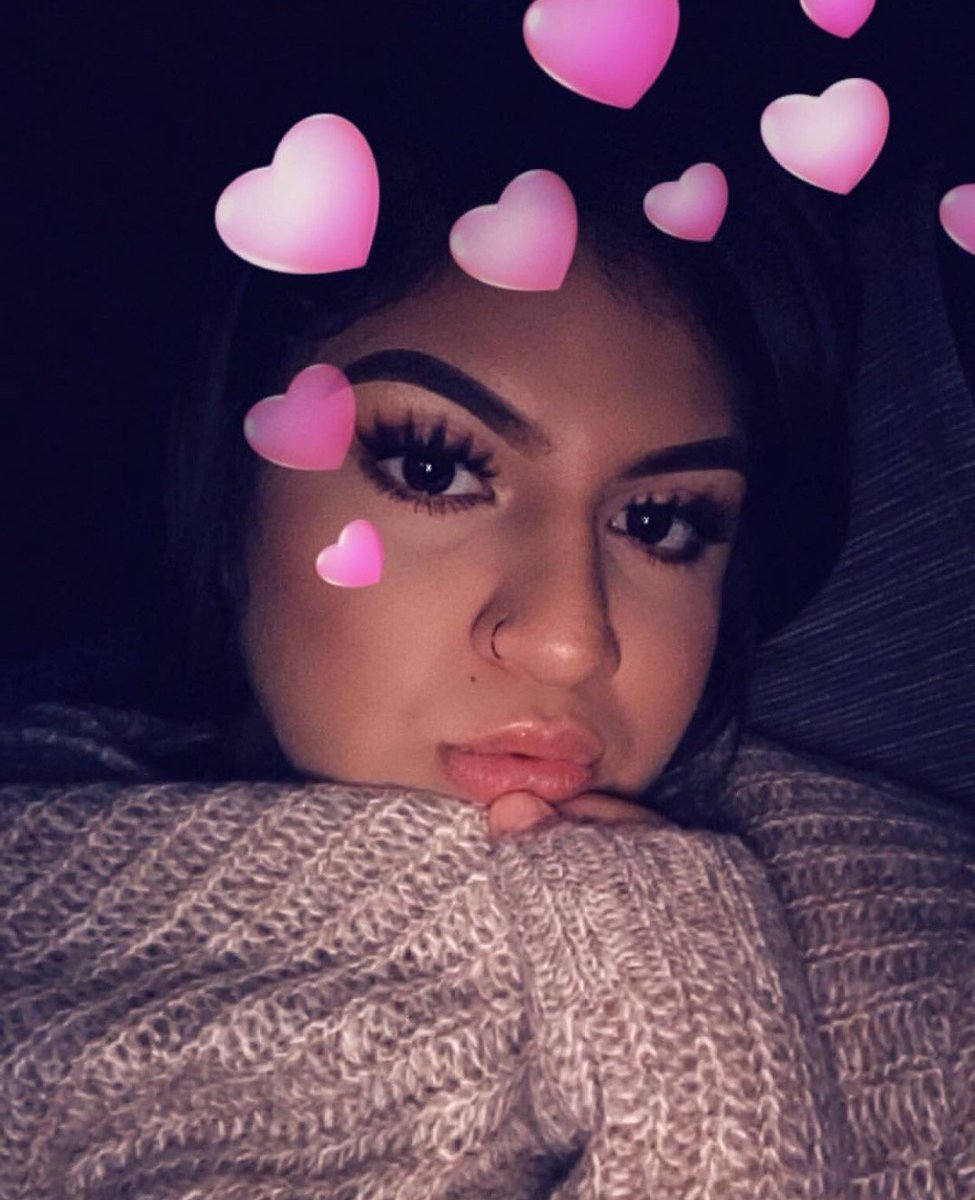 morales_ynez's tweet photo. Fuuuuuck my best friend 😍 Btw she only likes Pretty Boys! Aka The Gay dudes 😉💕💕💕 https://t.co/On85CQCvFL