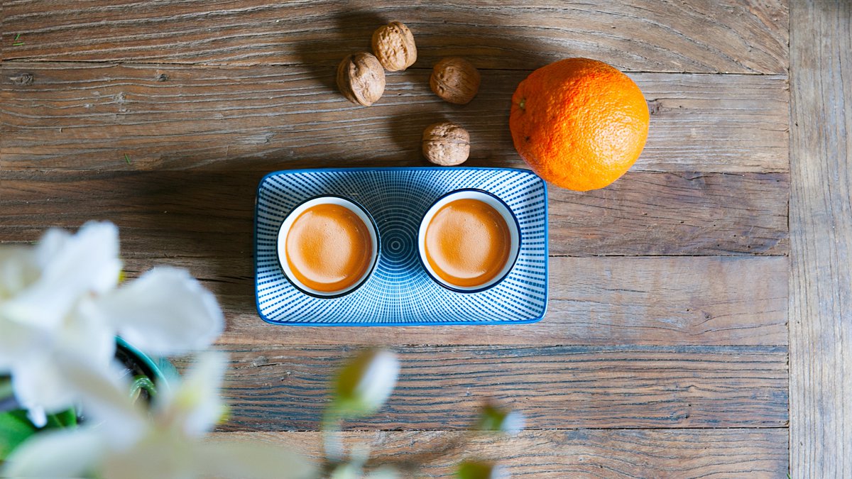 QuartaCaffe's tweet photo. Dell’autunno tutti i colori sono giusti, tra i profumi, il profumo del caffè.
 #quartacaffe #autunno #equinox #espresso #Coffee https://t.co/DqaJkYmBtu
