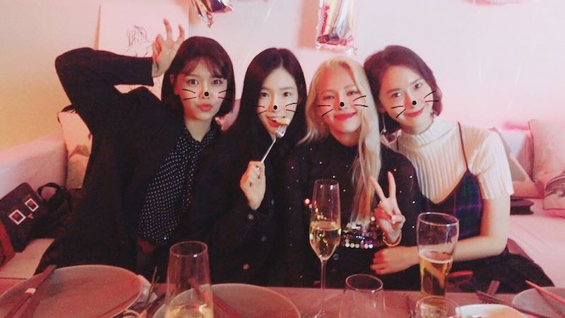 #GirlsGeneration Members Show Off Their Decade Of Friendship For Hyoyeon's Birthday
soompi.com/2017/09/22/gir…