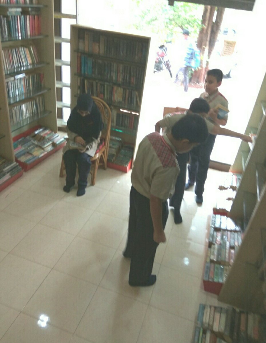 Redcamelschool's tweet photo. #English Parenting Tip
A #book is man's best #friend - Keeping this in mind our #children were here to #explore the unexplored @JustBooksCLC https://t.co/X21hdwZKmo