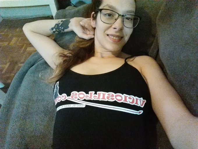 Os habia ense&ntilde;ado mi camiseta chachi de @Viciosillos ?? https://t.co/9RfV52TDGa<a class="tags" target="_blank" title="On Twitter" href="/?out=eyJ0eXAiOiJKV1QiLCJhbGciOiJIUzUxMiJ9.eyJpYXQiOjE3MjA4Njg5NjksImlzcyI6InR3cG9ybnN0YXJzLmNvbSIsIm5iZiI6MTcyMDg2ODk2OSwiZXhwIjoxNzUyNDA0OTY5LCJyZWRpcmVjdF91cmwiOiJodHRwczovL3R3aXR0ZXIuY29tL1ZpY2lvc2lsbG9zIn0.tls4mHVL41XsV2m5arLqtUBYRr03hIHzkBDvyjjE2Ds5h8KGrXeqeQGAbdNM-vS46GCDWNFcFKenWtMhTfHxKQ">@Viciosillos</a><a href="/tag/rtzendasexy"class="tags"><span>#rtzendasexy</span></a>