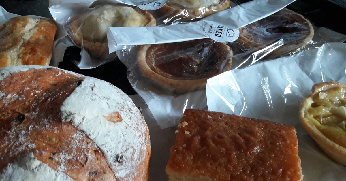 BeckyAndrews1's tweet photo. A delicious haul from @BakedInfo A couple of new things to try this time #BringItOn #bakedfresh #lemondrizzle #frangipane #everythingperfect https://t.co/Gt365HtT09