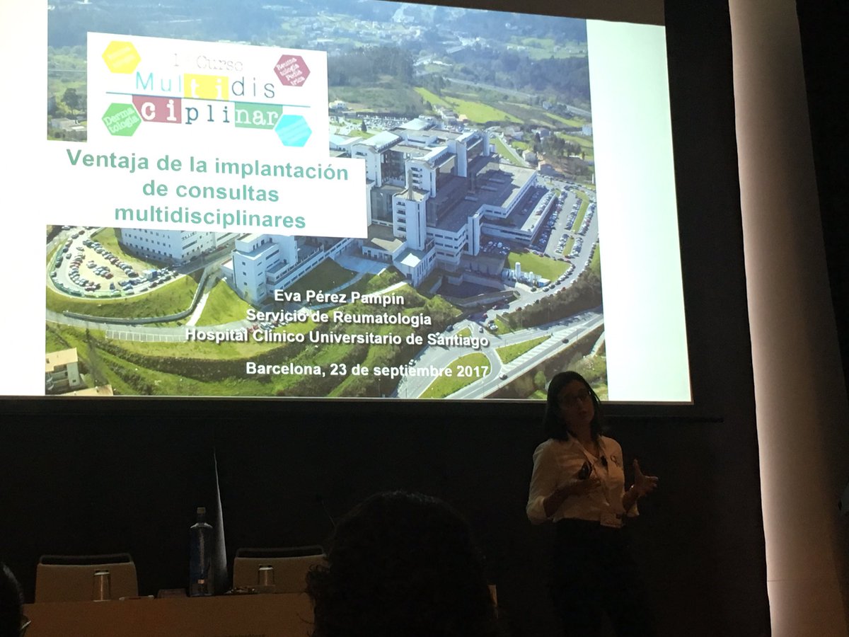 manu_barreiro's tweet photo. Dra Pérez Pampín explicando las ventajas de las consultas multidisciplinares entre EII-Reuma #Multidisciplinar17 https://t.co/obMghCuHQL