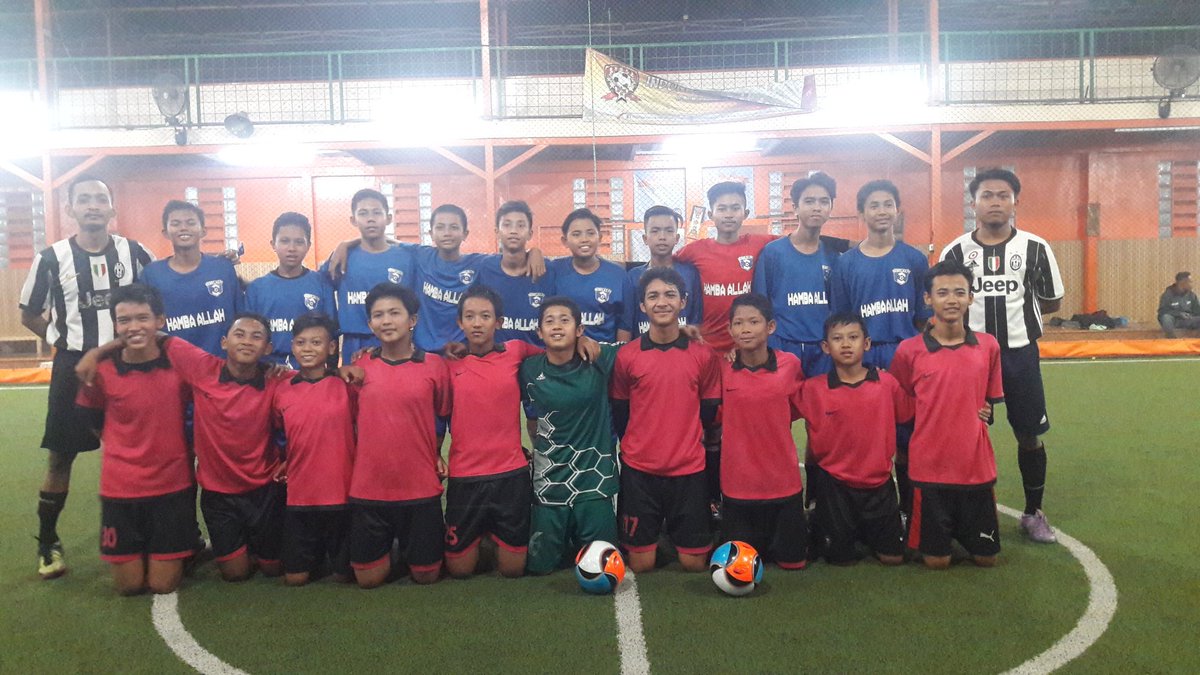 FINAL!!!

#PIALADIRGAHAYUJCITANGSEL 
#TURNAMENFUTSALSMP
