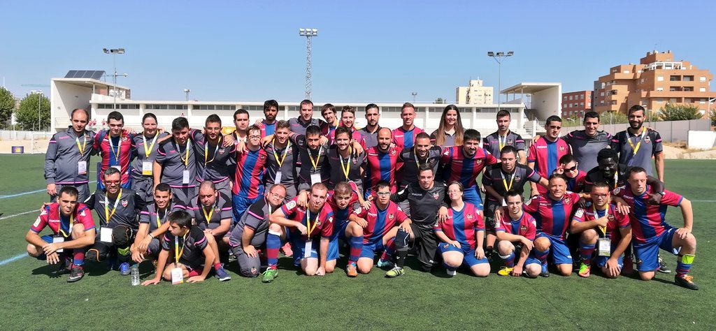 LUDfundacion's tweet photo. Y con esta foto de los 3 equipos #LevanteUDEDI que disputan el Camp. #fútbol7inclusivo, cerramos la mañana. A descansar! @caixapopular https://t.co/Aaahjf5Ugp