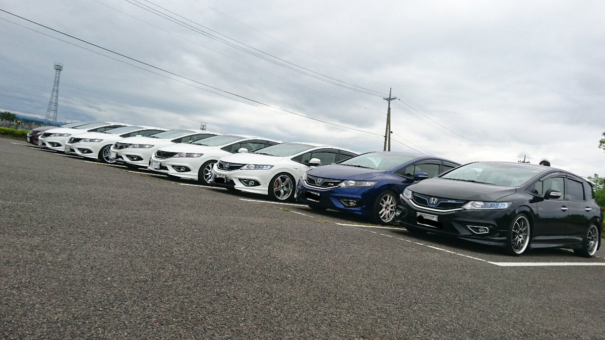 あめ Fr5 郡山にてジェイドオフでした 入れ替わりがあったもののジェイド台 他2台の計22台が参加 不人気車にしては大規模や そして念願のコラボ 弄り方が近い方と 当たりそうで怖かった W ジェイド Jade Hondajade T Co Opv1qc8aks