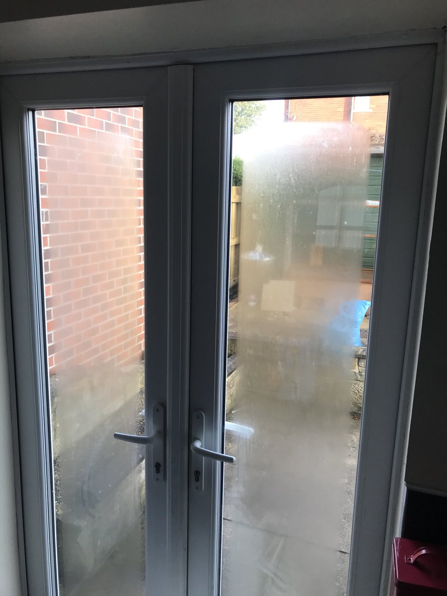 Steamy_Windows's tweet image. Don't worry if you have external condensation on your glass, your Low E DGU is performing correctly #Planitherm #SteamyWindows