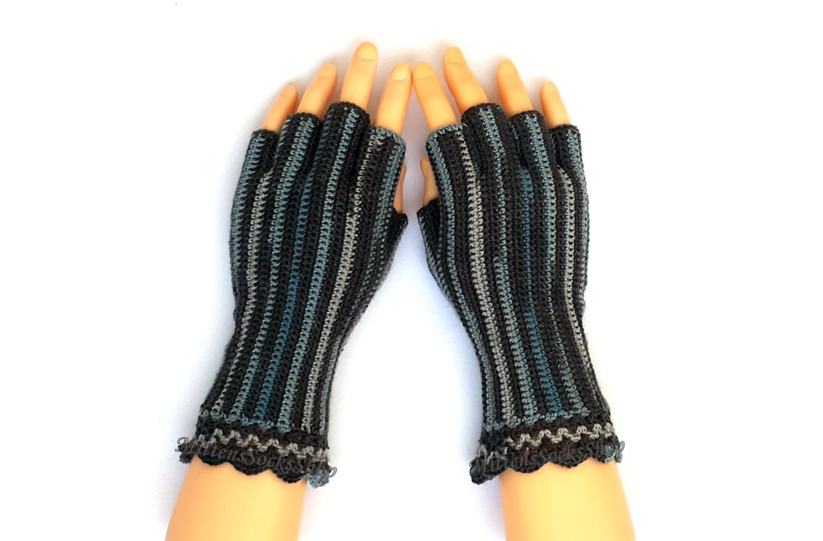 mittenssocks's tweet photo. https://t.co/Z02VW9cJ22 #mittenssocksshop #etsyshop #Fingerlessgloves #handwarmers #armwarmers #crochet #wristwarmers #handmade #halffinger https://t.co/q9nkXCzCQh