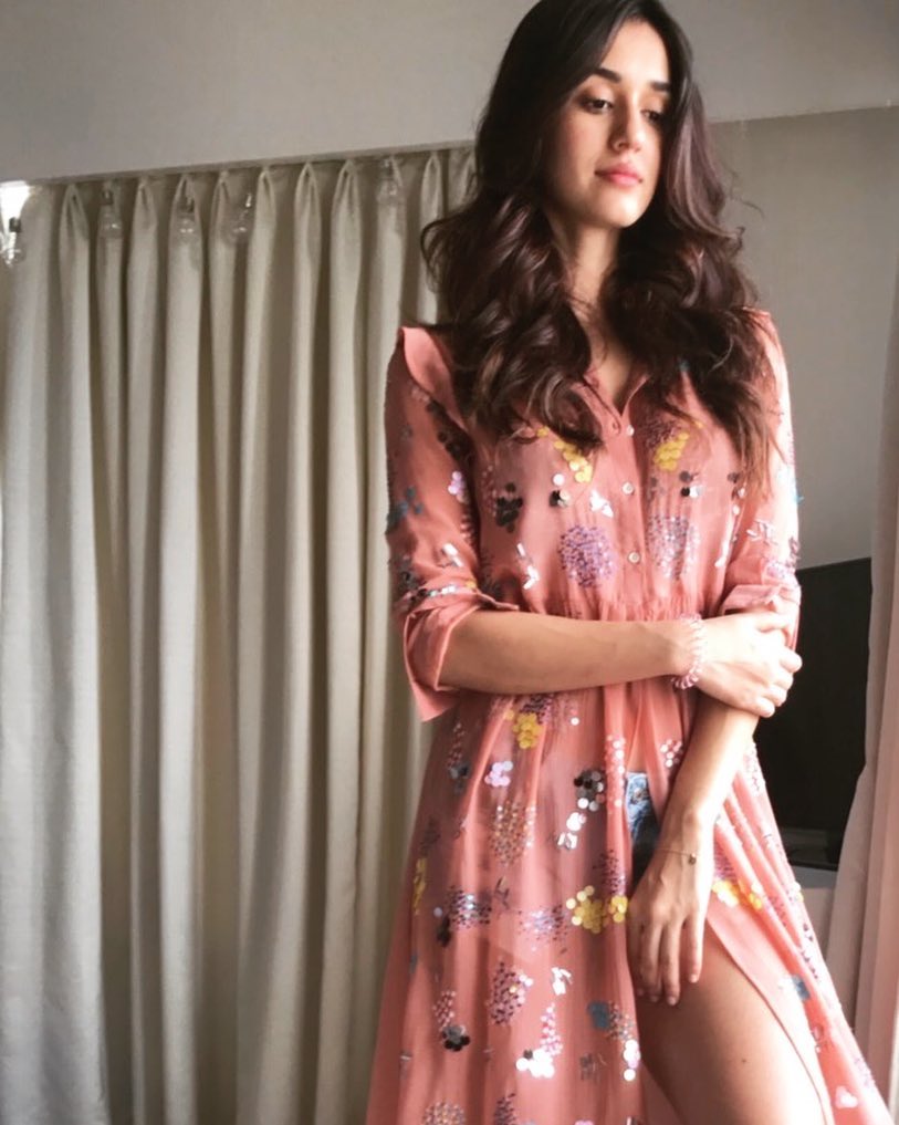 DishaFanbase's tweet photo. How Lovely is she ?
#SooBeautiful #Love #DishaPatani https://t.co/jFhhKywyQw