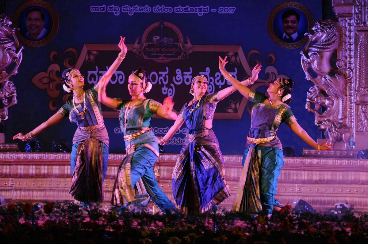 MysuruDasara's tweet image. Here are a few glimpses from the colourful #CulturalProgrammes that happened at the #MysuruPalace yesterday.
- #Dasara2017 #Mysuru #Mysore