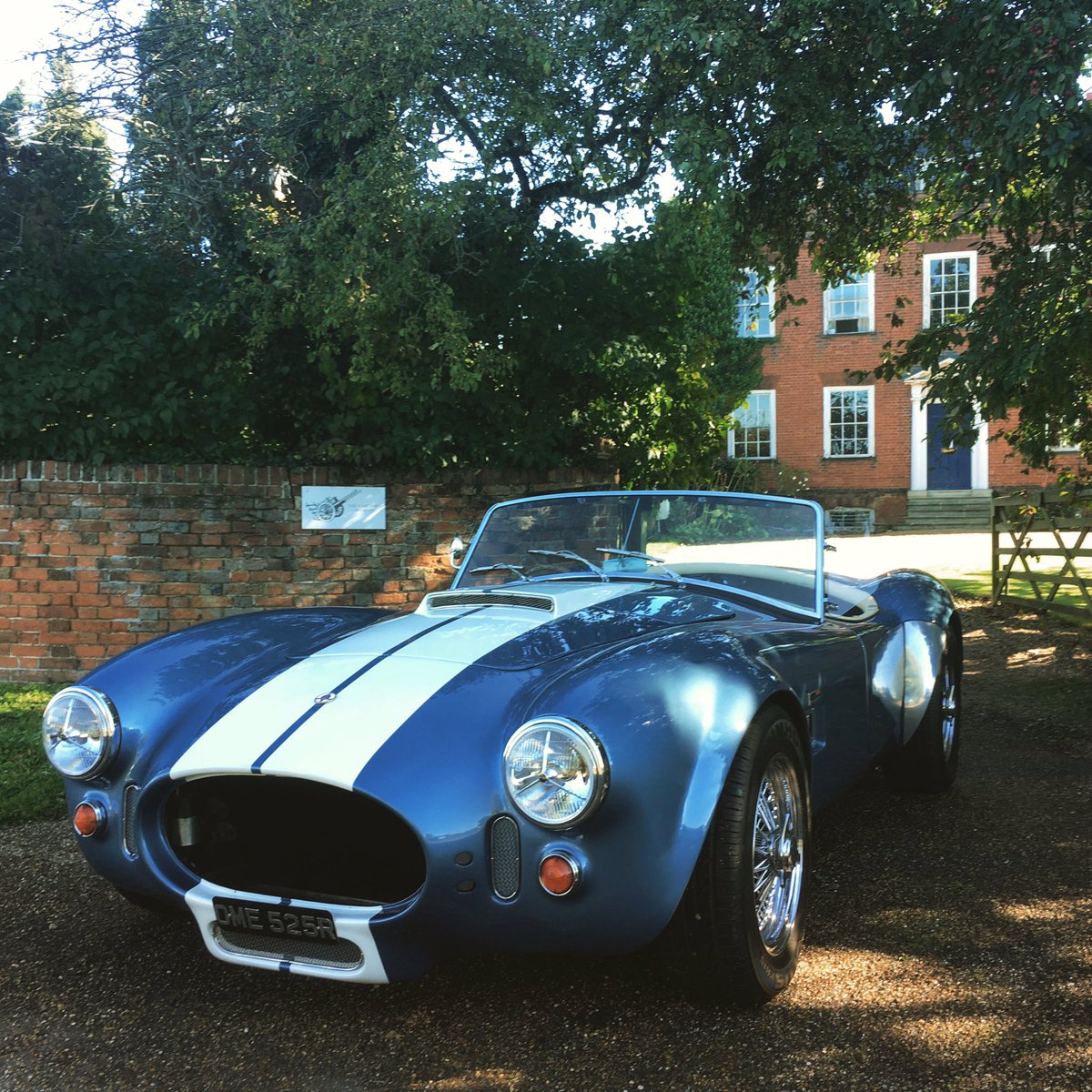 TotalHeadturner's tweet photo. GD 427 Cobra "Big Block 7500cc V8" now for sale at https://t.co/OWBXuJIZZU #bigblock #V8 #GD427 #gardnerdouglas #cobra https://t.co/qVJOgqS7cW