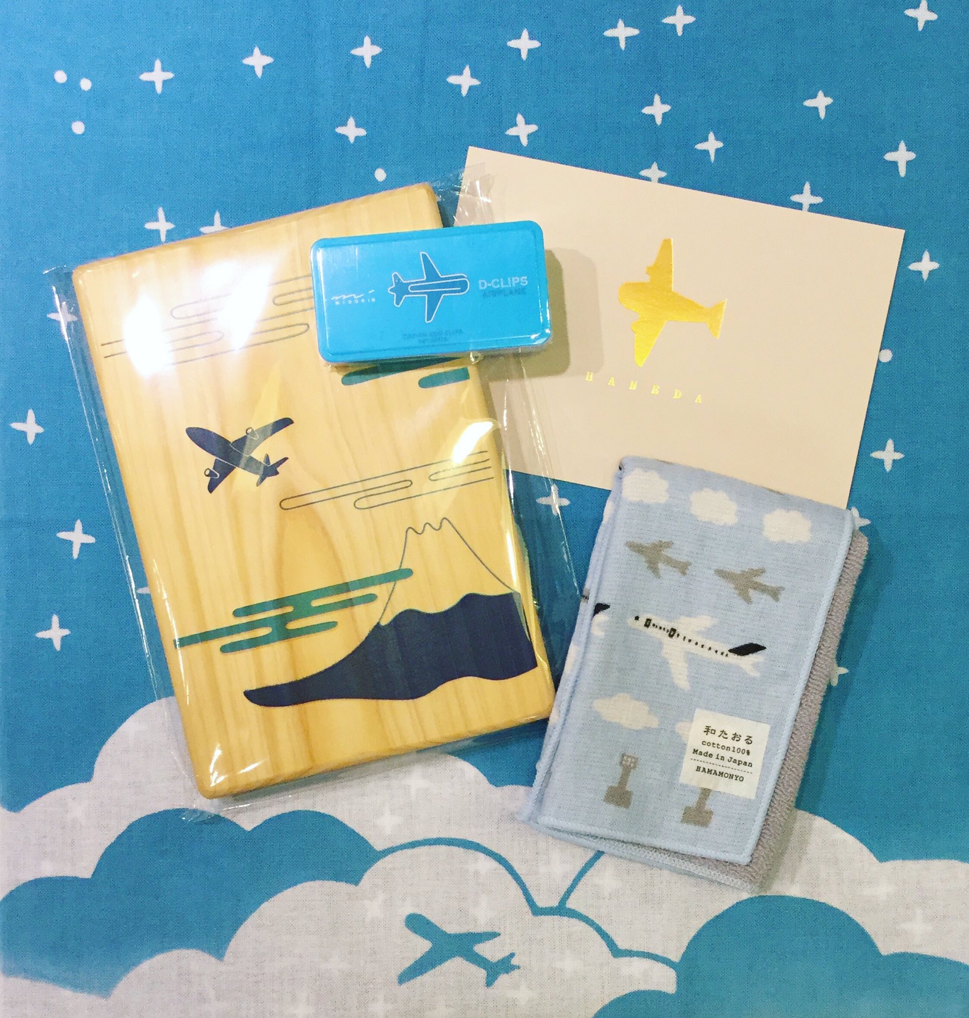 伊東屋 羽田第3ターミナル店 Na Twitteru 空の日フェスティバル 9月日が 空の日 だったことにより 本日羽田空港は各種イベントで賑わいました 伊東屋羽田店では いつも以上に飛行機グッズが人気 御朱印帳 クリップ ポストカード タオル 手ぬぐい