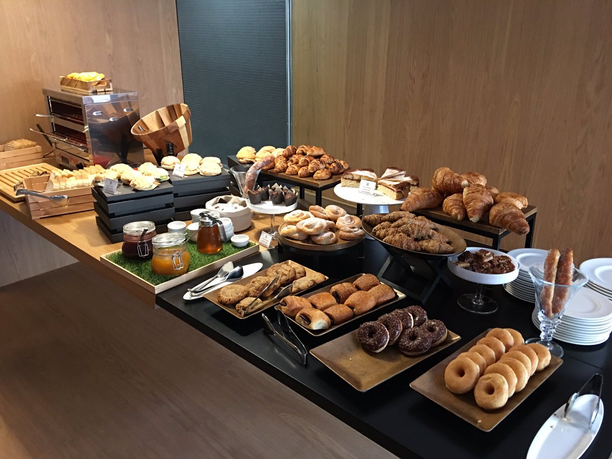 Good morning from Barcelona! Being very tempted by the pastries &amp; cakes at breakfast here @ODHotels #Barcelona #breakfast #hotels #travel