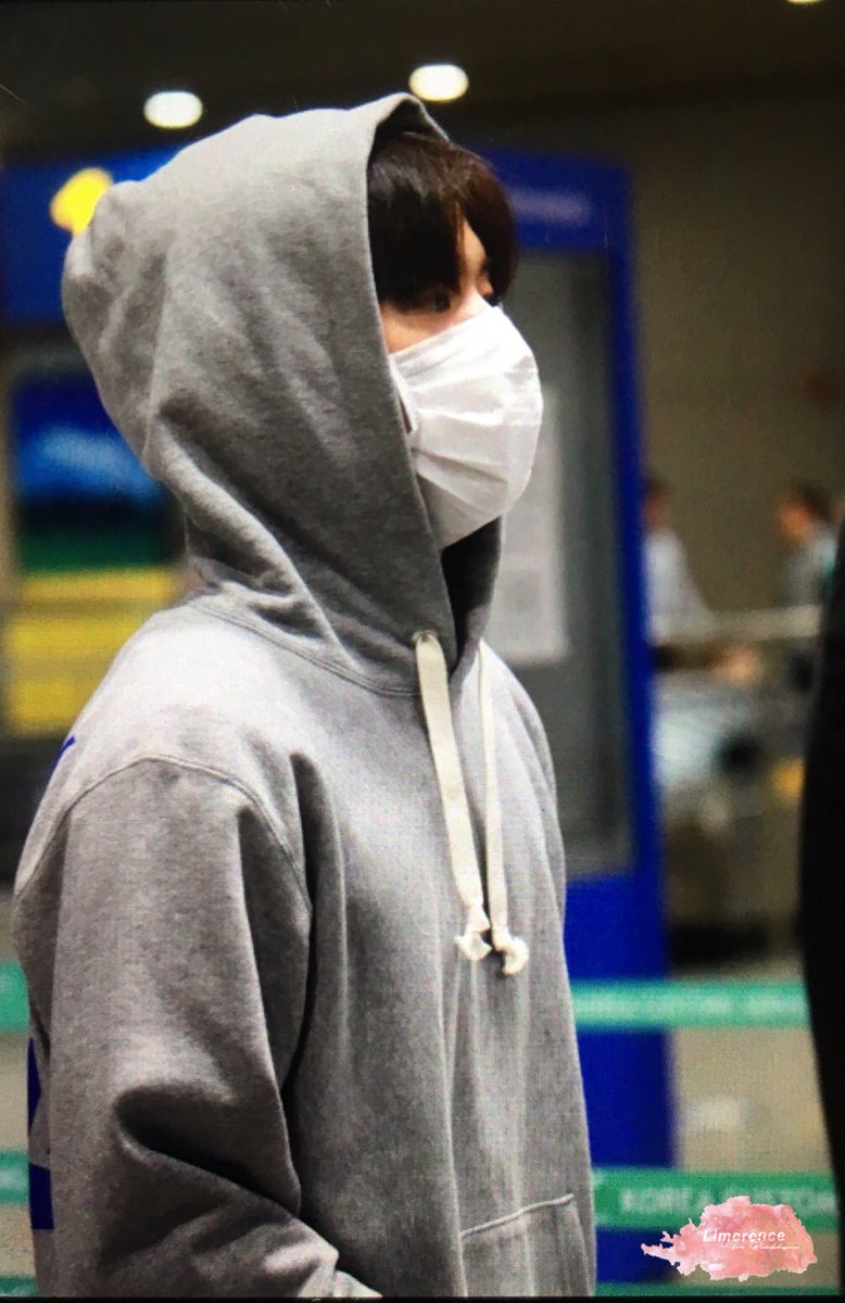 Limerence_04's tweet photo. 170923 ICN 도착
#EXO #BAEKHYUN #엑소 #백현 https://t.co/AyyKc4nM2G