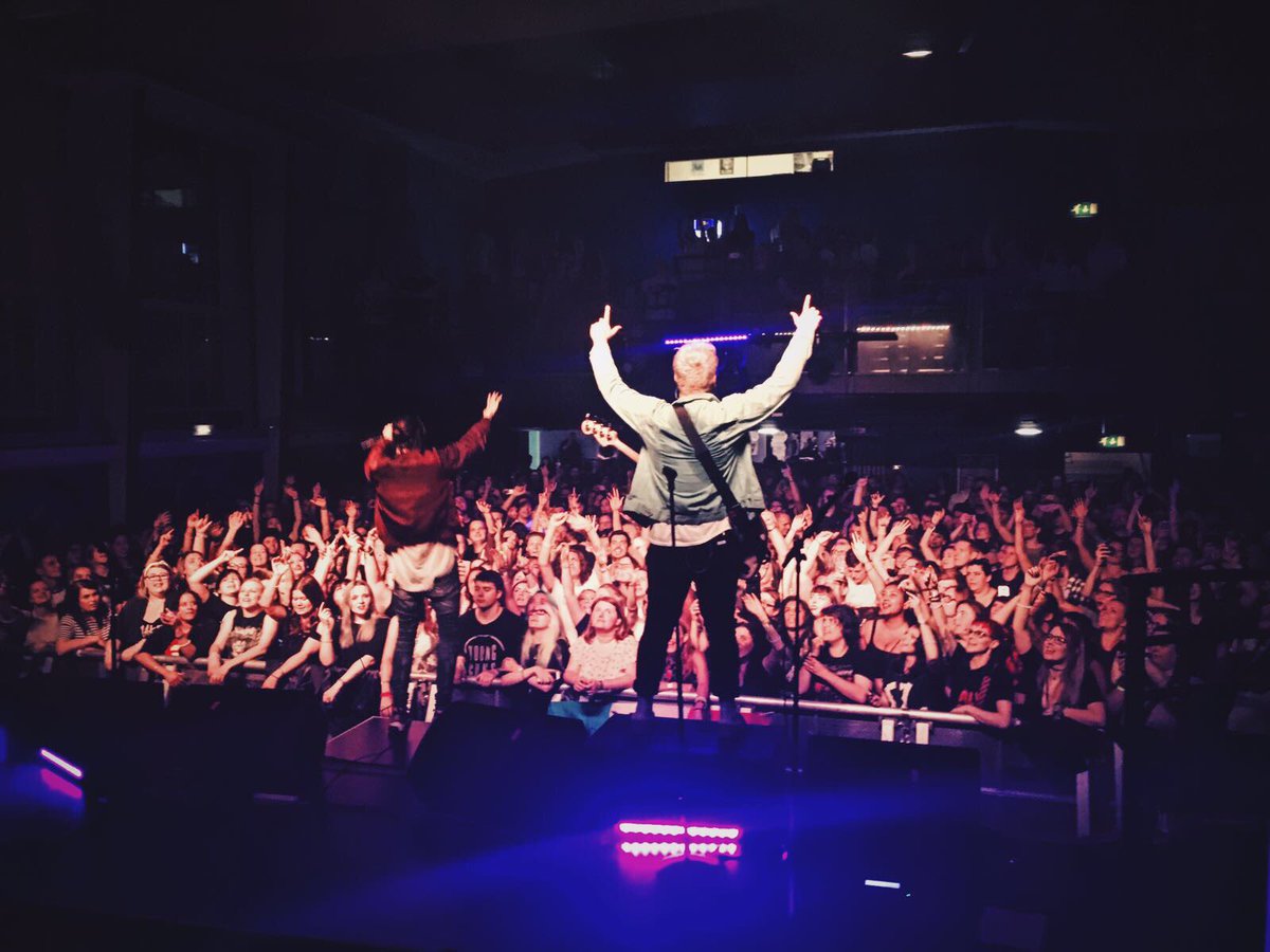Yes, London! You guys were mad loud last night. Love ya! 🙌
instagram.com/p/BZYNO6yncZq/

Photo: <a href="/KasiussAdam/">Adam Odle</a>