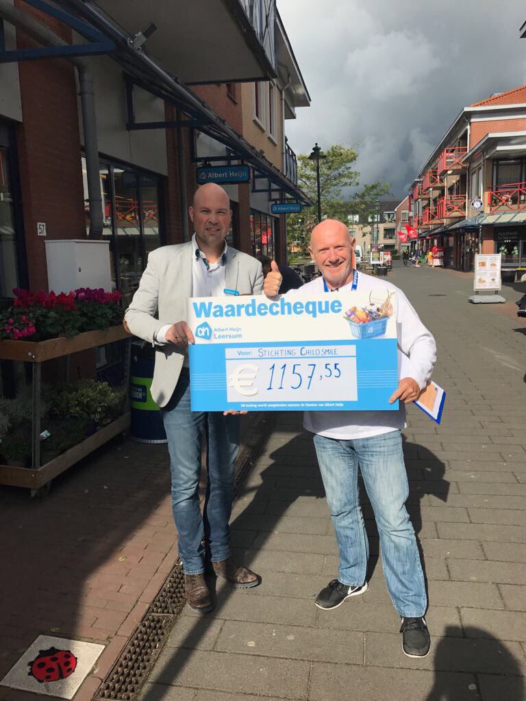 Dankzij onze klanten hebben we een prachtig bedrag mogen overhandigen aan Stichting Childsmile. Maar liefst € 1.157,55 is ingezameld! 👍