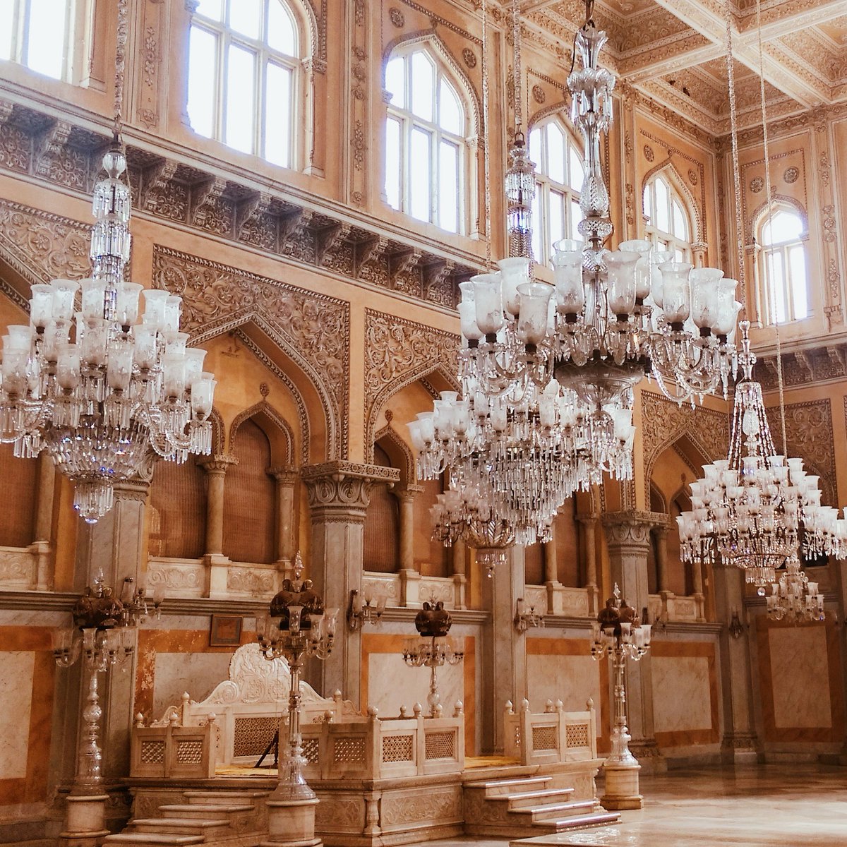 I want one of these at my place. The grandeur of Chowmahalla Palace.
#Hyderabad  #ChowmahallaPalace