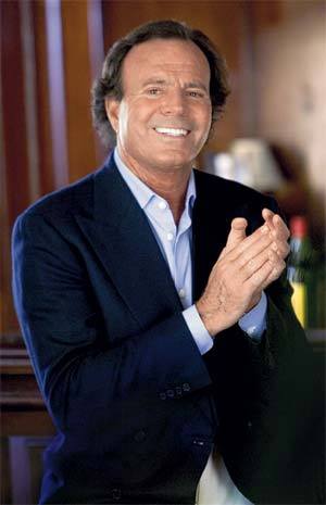 Happy 74th Birthday, Julio Iglesias!     Feliz Cumpleaños!      