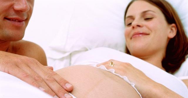 #TopTip Eating something light in early labour helps keep your energy levels up later on: ow.ly/BnvN30flMaV