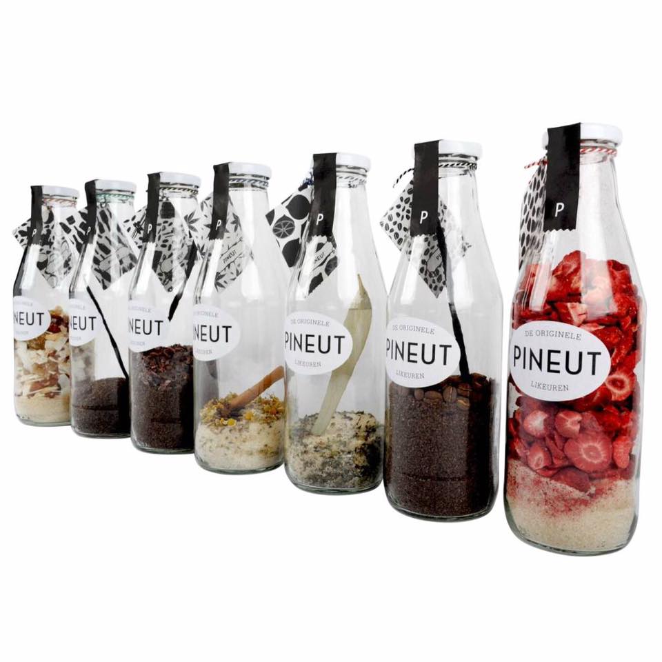 Anne_en_Anne's tweet photo. Wij zijn de #pineut!  @piNeutLikeur Vanaf vandaag ook bij ons te koop! Origineel cadeau als bedankje, oppepper, verjaardag of zomaar. https://t.co/mTDfGe6mcK
