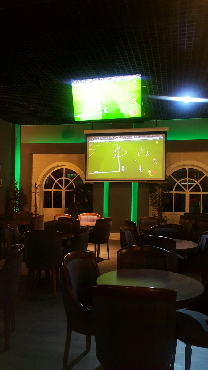 Dev ekranda derbi keyfi!
Rezervasyon 444 7 655 
#Fenerbahçe  #Beşiktaş <a href="/RollhouseAnkara/">Rollhouse</a>