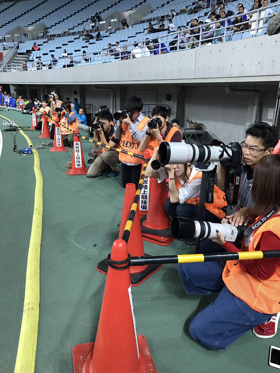 日本実業団陸上競技連合 على تويتر 全日本実業団陸上 プロスポーツカメラマンによる一眼レフ撮影講習会 牛島寿人カメラマンによる第3回講習会の模様です 撮影した写真は 全日本実業団陸上 を付けて参加者の皆さんのtwitterに投稿予定です Jita 牛島寿人