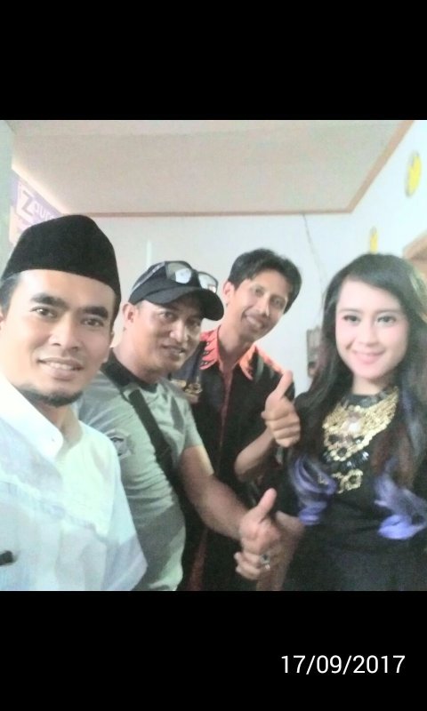 firza_asa's tweet photo. Kunjungan di Asa Rumah Baca. LARASATI.BINTANG PANTURA 4 INDOSIAR. https://t.co/zJNp9fggGG