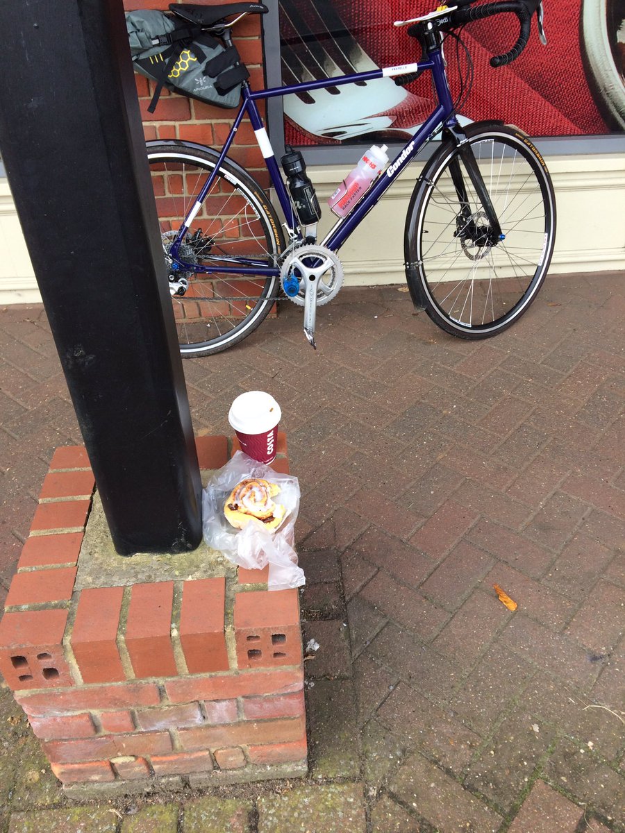 paul_hax's tweet photo. Refuelling in Potton https://t.co/JeNS9tqohg