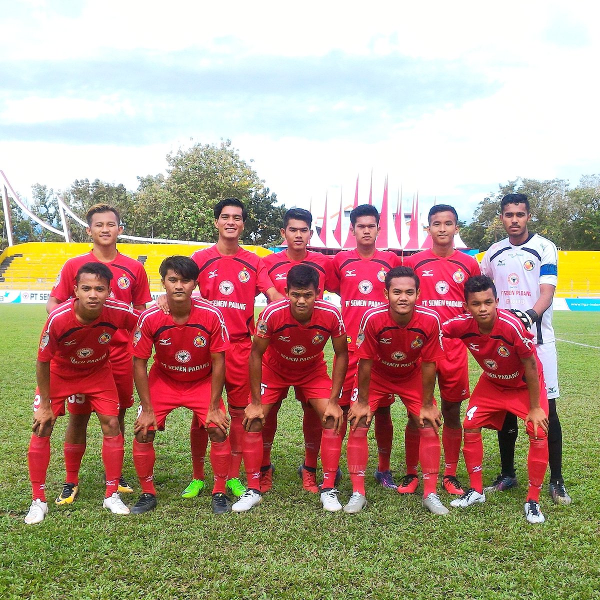 SemenpadangFCID's tweet photo. 1 gol Afdal Yusra, membuat @SemenpadangFCID U19 membungkus 3 point atas tamunya @pstni_official U19 sore tadi #GoJekTravelokaLiga1 #Liga1U19 https://t.co/8NIbCEzxmT