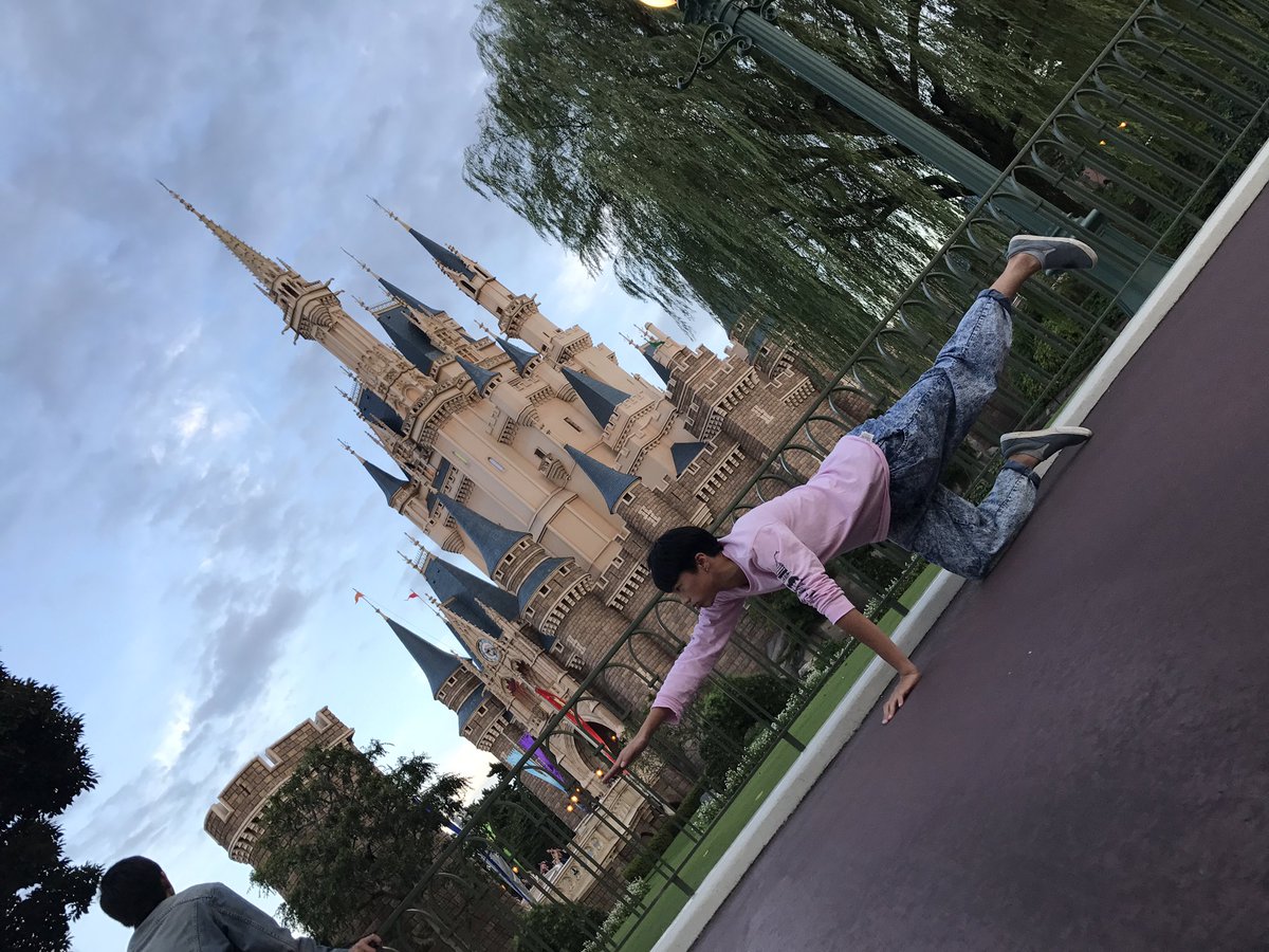 poke122822611's tweet photo. そういえばディズニー行った気がする https://t.co/TlaRfZot2t