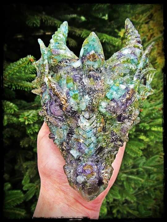 cosmiccrystals_'s tweet photo. Love crystals? Check. Love Dragons? Check. https://t.co/csrj4wHG8z