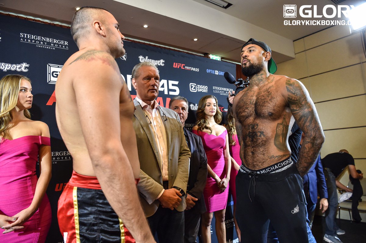 GLORY_WS's tweet image. The heavyweights are in the ring now for the next fight! #GLORY45