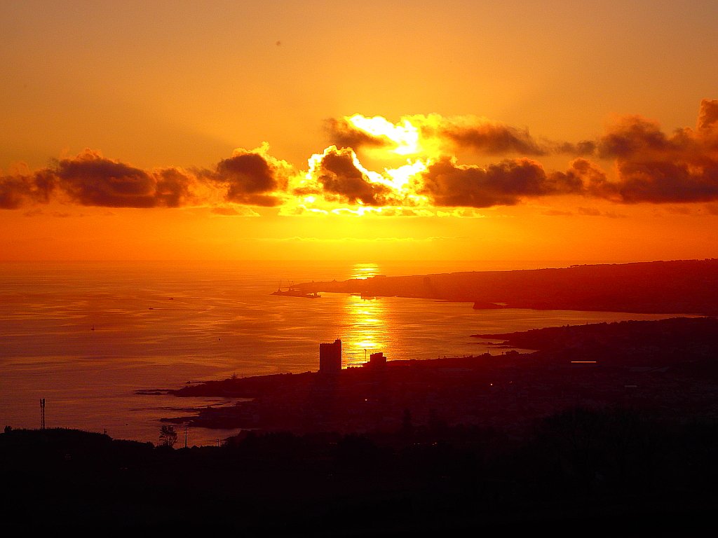 AzorExp's tweet photo. What an amazing day hiking the wild! https://t.co/LnH56p6Cbs #azores #adventure #travel #hiking #offroad #tours #landscape #sunset https://t.co/W8Rv8ncZpj