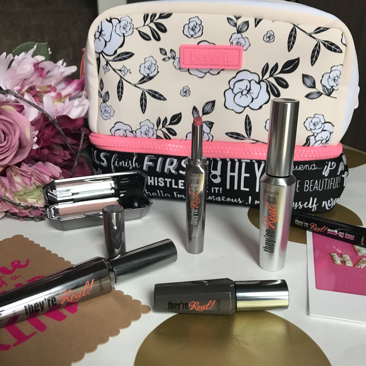 AminaRAli's tweet photo. The @BenefitUK 'They're Real' Collection REVIEW https://t.co/TBMedPM94N #mascara #eyeshadowduo #beauty #makeup #theyrereal #bblogger https://t.co/1TxZmWw2nw