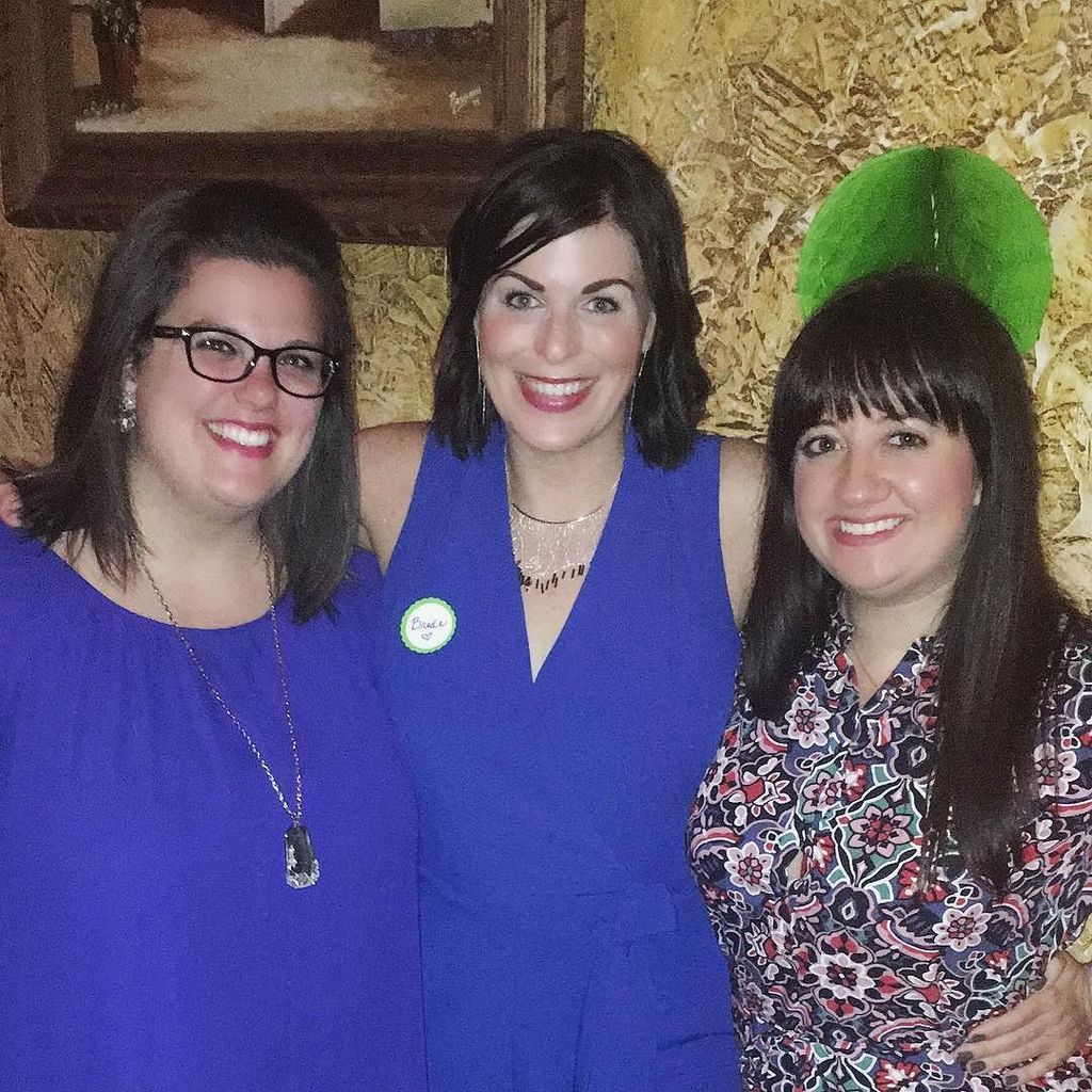 JennaRenoPhD's tweet photo. Does anybody need a doctor (of communication)? #gradschoolbuddies #bffffff #gocats #sarasgettingmarried #tohaveand… https://t.co/EnWud8iOrx https://t.co/zyvlU8VFeU