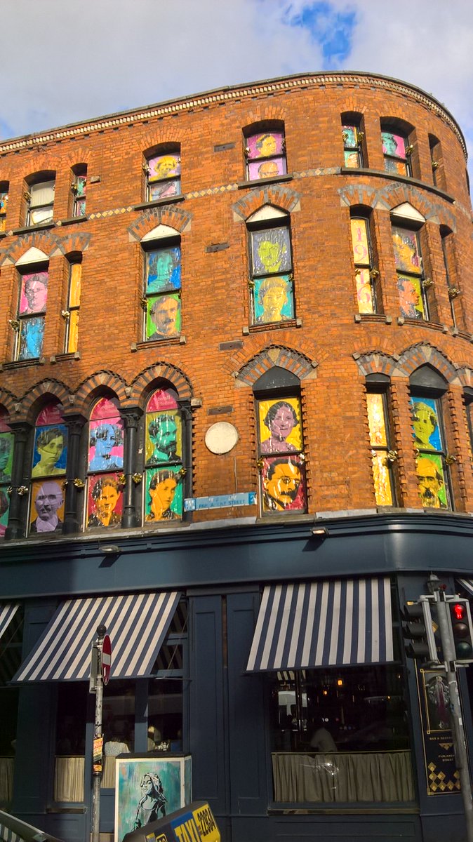 OOH99's tweet photo. Nice mix of history and art on @TheOakDublin   on Parliament Street in #Dublin https://t.co/zSUVfQiQLW