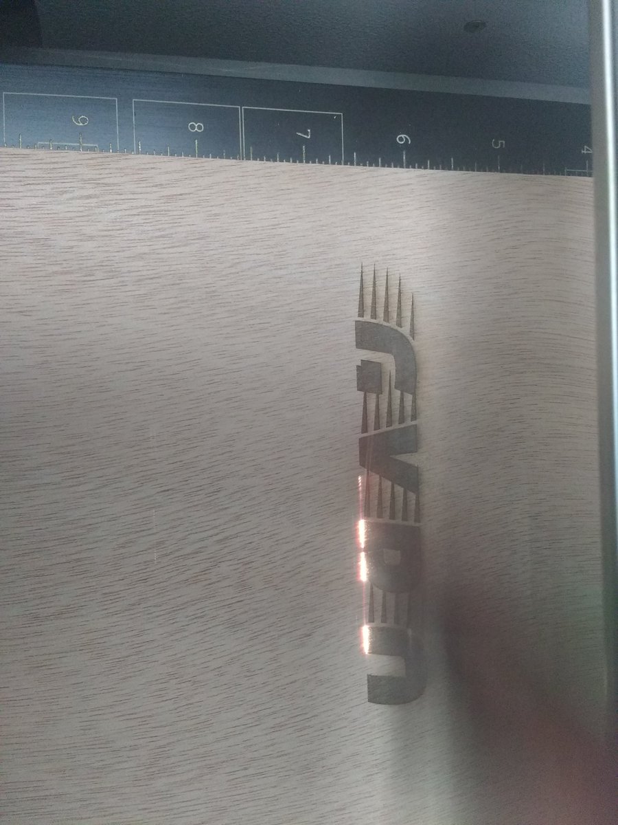 LukeMartinVideo's tweet photo. #GDGAME découpe laser ! https://t.co/7JqqwIJyDM