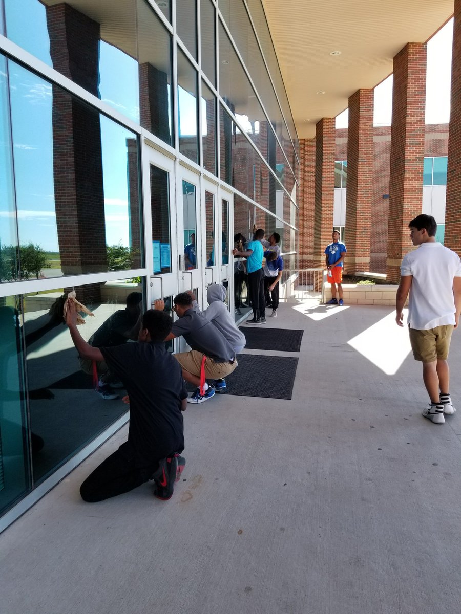principaliam's tweet photo. Saturday School #rotation3 #falcon-nation 🙌 #pride #restore #redirect @courtleepeck @hop722 @BubbleGum_banks @sbannister848 @kofnorth https://t.co/2vU5sFs0ju