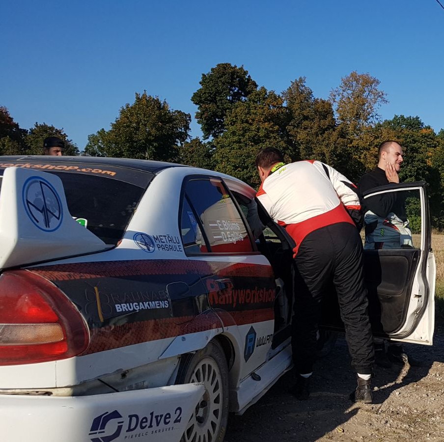 Rallijsprintā 'Saldus' uzvar Grjazins, Blūms pēc iespaidīga lēciena izstājas (VIDEO) go4speed.lv/lv/news/rallij…