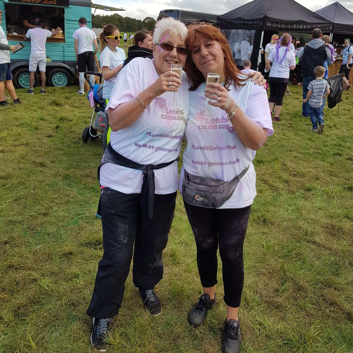 GirlfromLeeds's tweet photo. @PizzaExpress what a fantastic staff you have at Corn Exchange Leeds, supporting St. Gemma's Hospice #leedscolourrun. Much appreciated! https://t.co/huWPRm1cpf
