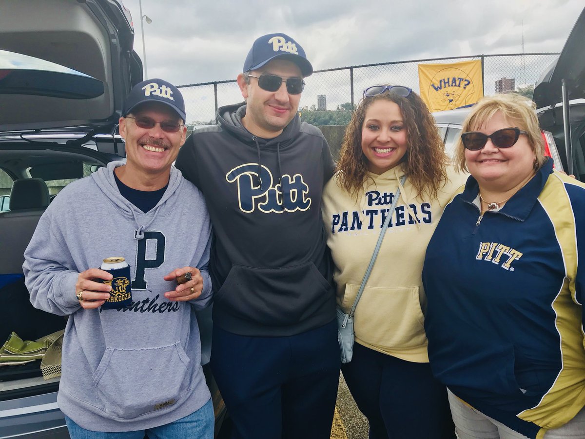 RebeccaAS33's tweet photo. LET’S GO PITT! #tailgateofthegame #h2p #pittfootball #pittvsrice #pittlove @FootballPitt @Hail_Pitt https://t.co/I24hA0MfxU