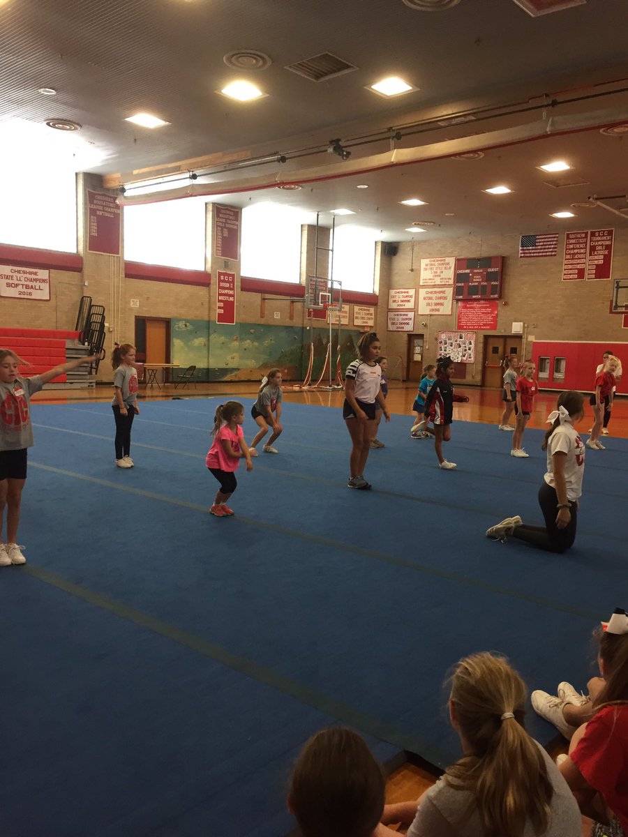 CHS_VCheer's tweet photo. More pics from today's Clinic, thank you to all who came!! https://t.co/QLtEWiICk1