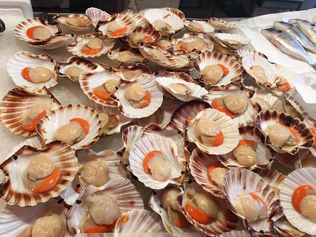 Oggi tutto fresco dal nostro fornitore di pesce Cristiano Zane: le capesante per il nostro #antipasto di #pesce di questa sera