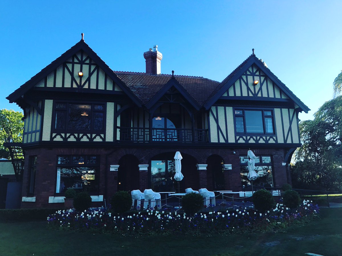 mapolglase's tweet photo. Great to see the reopened old Mona Vale homestead, the post-quake rebuild momentum continues.
#ChchRebuild https://t.co/VNW5OK2t9O