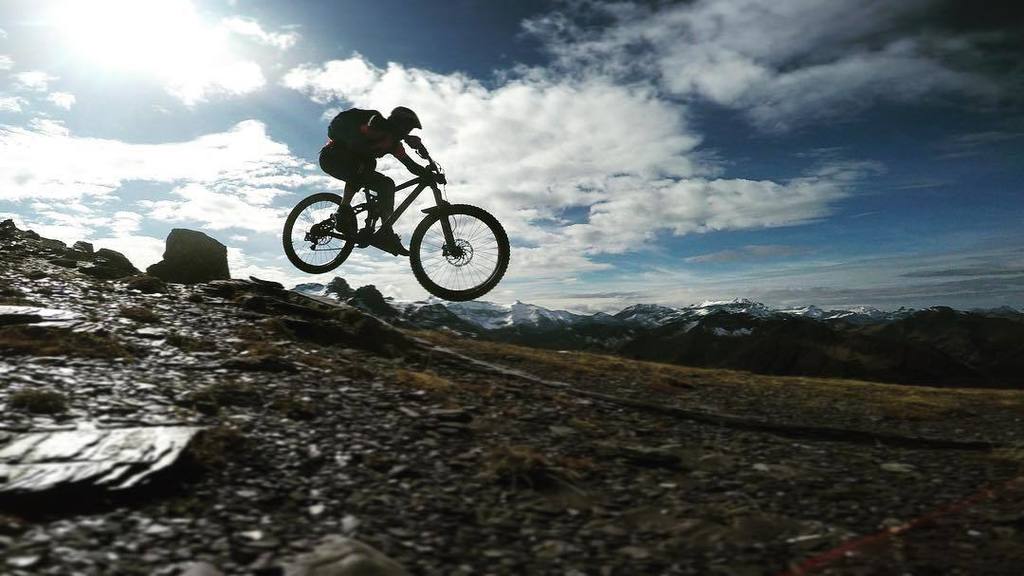 2radwanderer's tweet photo. What a day!
.
.
@mtbswitzerland @pizolbahnen @mtbtrailmail @sgbtourism
.
.
#airtime #enduro #mountainbike #mtb #singletrail #outdoor #feelt… https://t.co/pJBjljLBnW