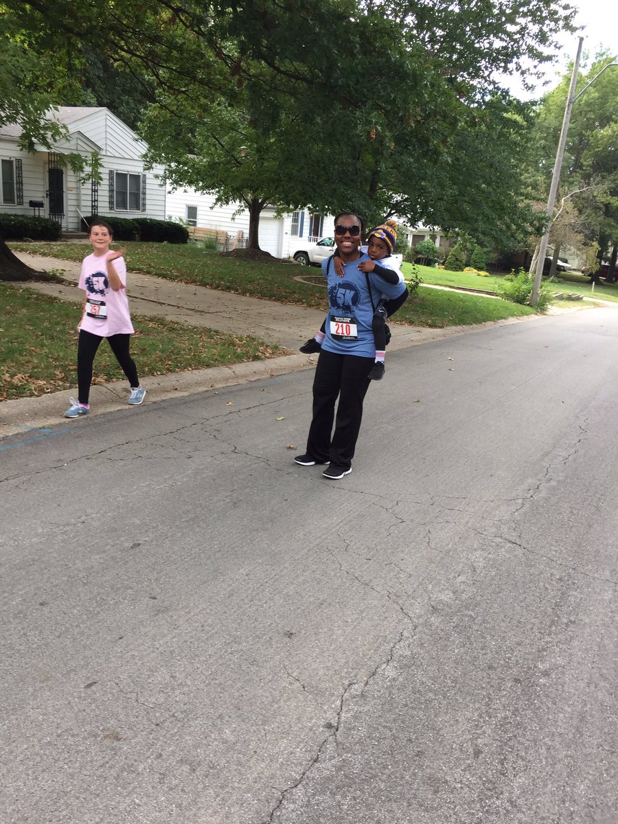 ICEBULLDOGS's tweet photo. Great day for a 5K!  Thank you Center Foundation for all that you do for CSD58 #CenterSD https://t.co/kcVLujJeSP