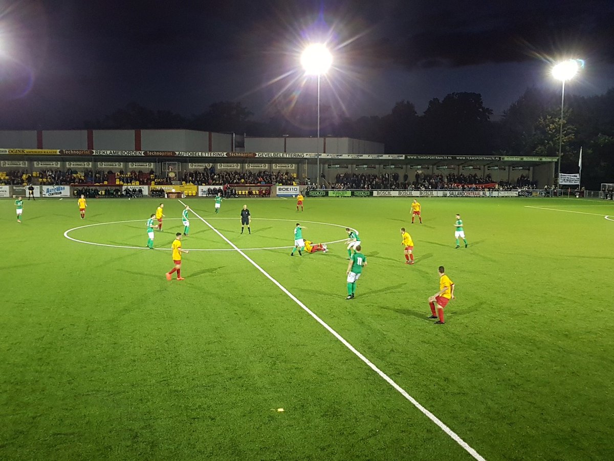 We gaan weer van start! Heino trapt af. Beide ploegen beginnen ongewijzigd aan de 2e helft. #ROHHEI